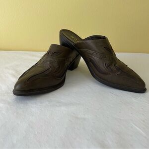 Roper Brown Mules with Pointed Toe and Low Heel